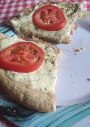 Una foto de Pizza integral sin horno Riquísimo