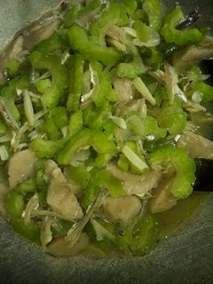 Foto resep Tumis pare +ikan teri dan baso