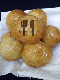 A picture of Coconut stuffed puff.