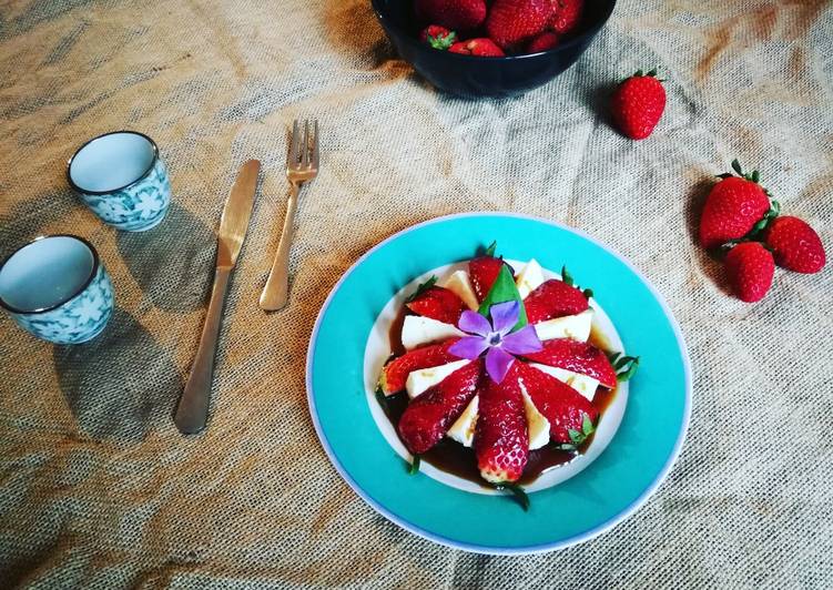 Mozzarella y fresas con sirope de anís estrellado