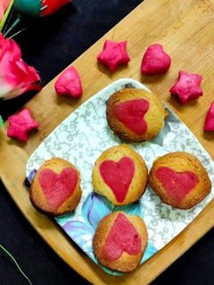 ভ্যানিলা হার্ট কুকিস (vanilla heart cookies recipe in bengali) রেসিপির প্রধান ছবি