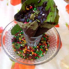 A picture of Chocolate paan rolls.