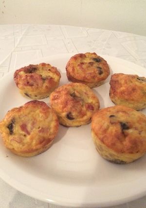 Una foto de Souffle de cebolla, panceta y hongos 