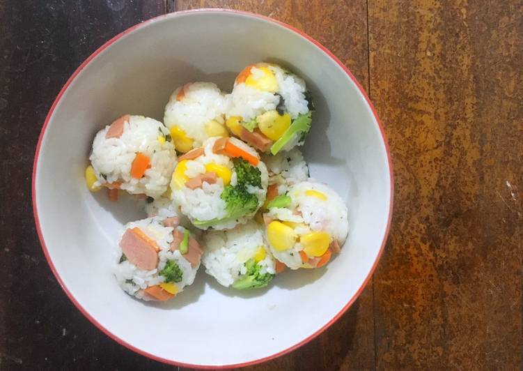 Bagaimana Membuat Jumeokbap (주먹밥) / Nasi Kepal Korea yang Bisa Manjain Lidah