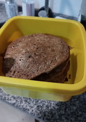 Una foto de Panqueques de chocolate, coco y chía 🥞