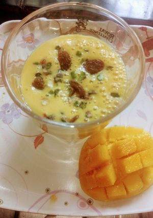 A picture of Mango lassi.