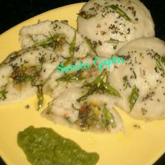 A picture of Stuffed idli.