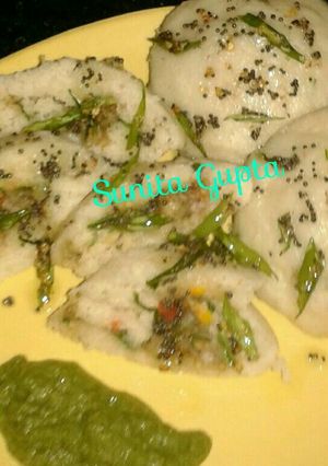 A picture of Stuffed idli.