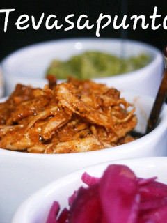 Una foto de Tacos cochinita pibil 💥 🌮 🌶 💥