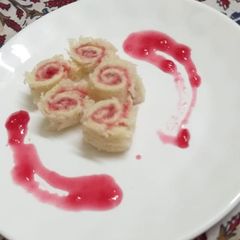 A picture of Bread jam rolls.