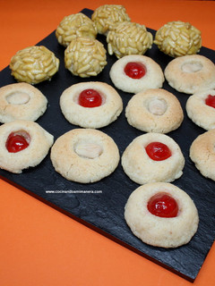Una foto de Panellets de almendra