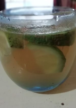 A picture of Lemon water🍋.