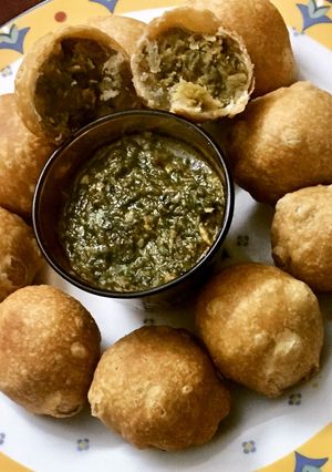 A picture of Kachori #deepfriedsnack.