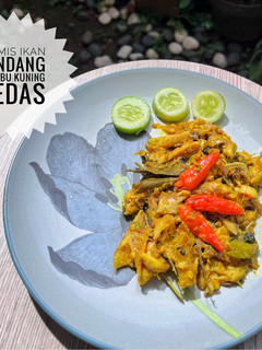 Foto resep Tumis Ikan Pindang Bumbu Kuning Pedas