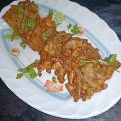 A picture of Khasta Piyaz Pakory.