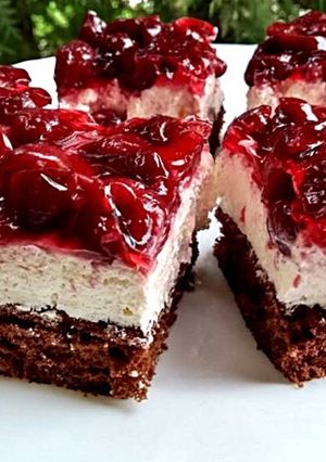 Meggyzselés, tejszínes-túrókrémes kocka recept fotója