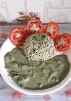টমেটো দিয়ে চিকেন থাই কারী ও তুলসী রাইস(Tomato diya chicken thai curry o tulsi rice recipe in Bengal) রেসিপির প্রধান ছবি