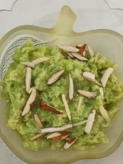 लौकी का हलवा (Lauki ka halwa recipe in hindi) रेसिपी मुख्य फोटो