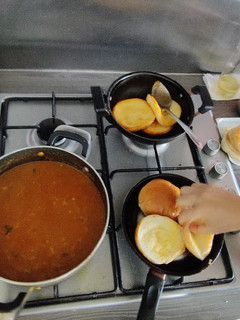 A picture of Bread And Gravy (Pav Bhaji).