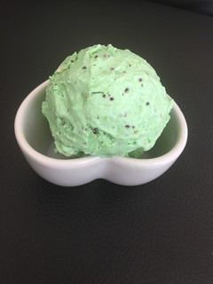 A picture of Kiwi ice cream.