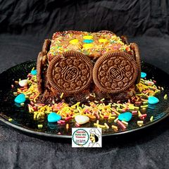 A picture of Oreo Bread Cake.