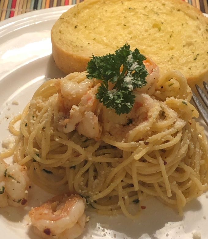 รูปของ Shrimp Scampi with spaghetti.สปาเกตตีผัดซอสเนย กระเทียม กุ้งสด