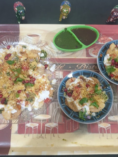 दही पापड़ी चाट (dahi papdi recipe in Hindi) रेसिपी मुख्य फोटो