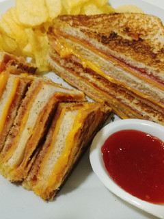 Una foto de Sandwich Montecristo estilo Mediterráneo
