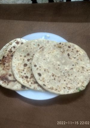 પનીર પરોઠા (Paneer Paratha Recipe In Gujarati) રેસીપી મુખ્ય ફોટો