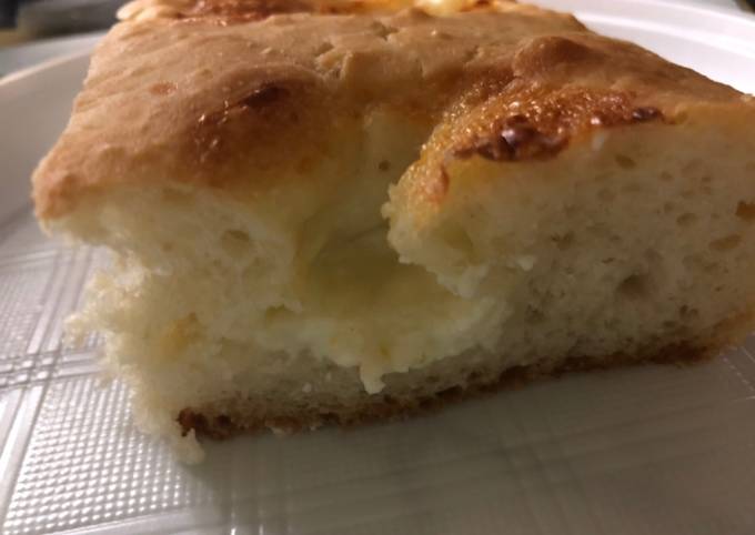 Focaccia allo stracchino