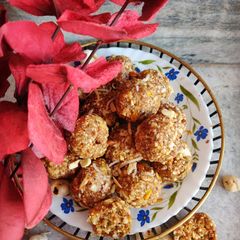 A picture of Protein ladoos.