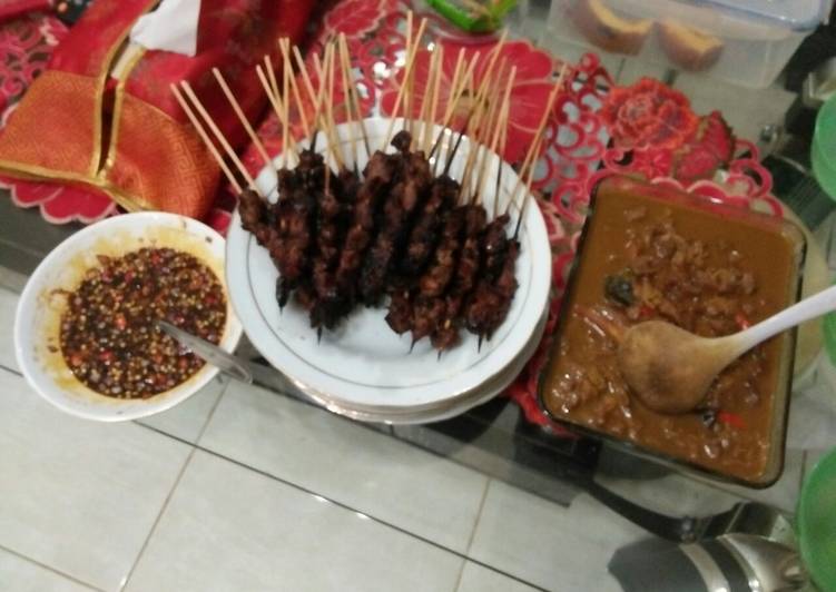 Langkah Mudah untuk Menyiapkan Sate kambing sambal kecap A la Ku Anti Gagal