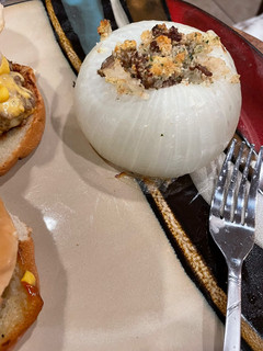 A picture of Stuffed onions.