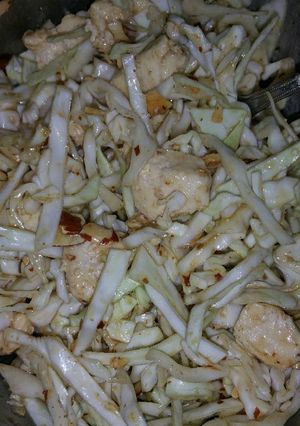 A picture of Chinese Chicken Salad.