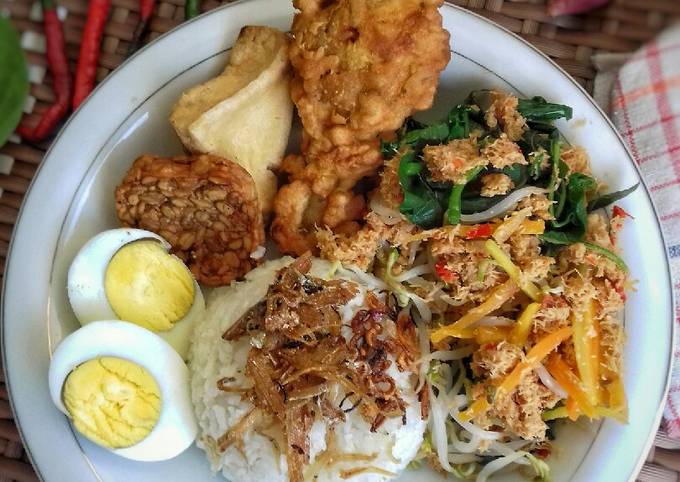 Nasi urap (kluban)