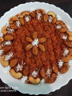 गाजर का हलवा (Gajar ka halwa recipe in Hindi) रेसिपी मुख्य फोटो