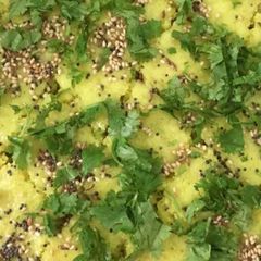 A picture of Suji khaman dhokla.
