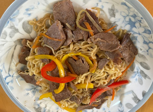 炒泡麵 的食譜成品照片