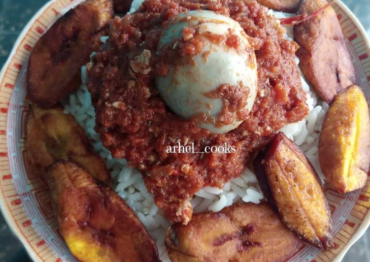 Steps to Make Speedy Rice, plantain, egg sauce and boiled egg