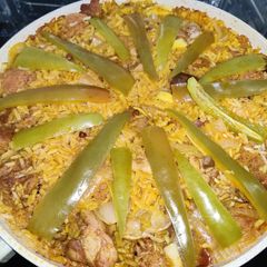 A picture of Arroz con Pollo y Chorizo.