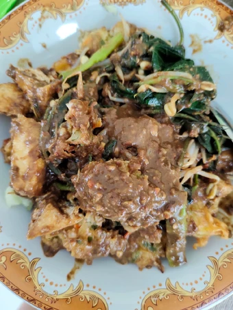 Langkah Mudah untuk Membikin Resep Rujak Cingur (Rujak Uleg/Rujak Petis) yang Lezat Anti Ribet, Uenak Banget