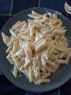 Una foto de Macarrones con gambas