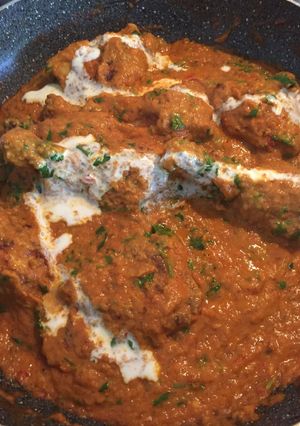 A picture of Chicken tikka masala.
