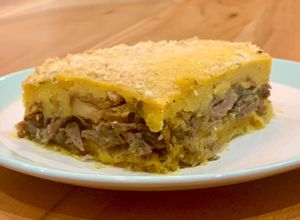 Une photo de Parmentier de canard confit - patate douce - girolles