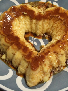 Una foto de Flan con menos huevo y aroma de naranja