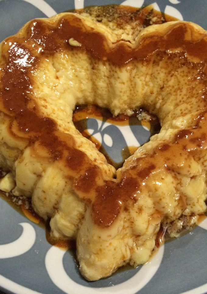 Una foto de Flan con menos huevo y aroma de naranja