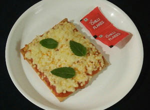 A picture of Pizza margherita.