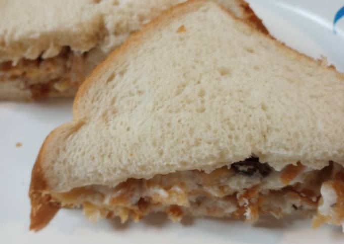 Fish and Chips Sandwich from leftovers Recipe by skunkmonkey101 - Cookpad