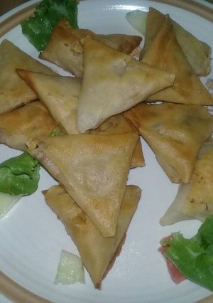 A picture of Chicken Samoosas.