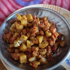 A picture of Aloo gajar.